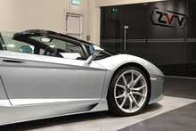 Lamborghini Aventador V12 LP 700-4 