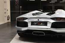 Lamborghini Aventador V12 LP 700-4 