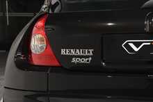 Renault Clio V6 Sport