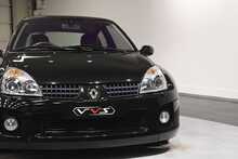 Renault Clio V6 Sport