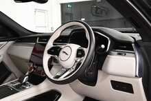 Jaguar F-PACE P250i R-Dynamic SE Black