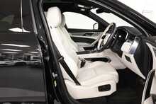 Jaguar F-PACE P250i R-Dynamic SE Black
