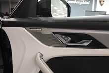Jaguar F-PACE P250i R-Dynamic SE Black