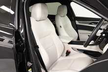 Jaguar F-PACE P250i R-Dynamic SE Black