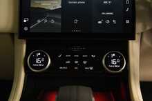 Jaguar F-PACE P250i R-Dynamic SE Black