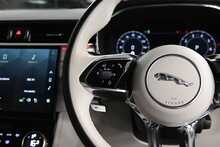 Jaguar F-PACE P250i R-Dynamic SE Black