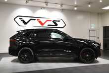 Jaguar F-PACE P250i R-Dynamic SE Black