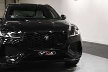 Jaguar F-PACE P250i R-Dynamic SE Black