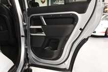Land Rover Defender 110 D300 MHEV X-Dynamic SE