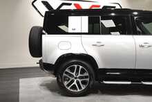 Land Rover Defender 110 D300 MHEV X-Dynamic SE