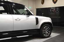 Land Rover Defender 110 D300 MHEV X-Dynamic SE