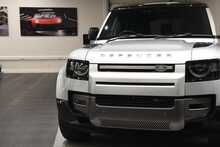 Land Rover Defender 110 D300 MHEV X-Dynamic SE
