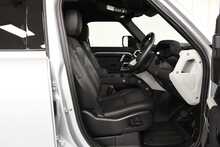 Land Rover Defender 110 D300 MHEV X-Dynamic SE
