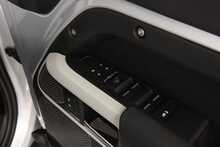 Land Rover Defender 110 D300 MHEV X-Dynamic SE