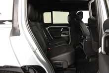 Land Rover Defender 110 D300 MHEV X-Dynamic SE