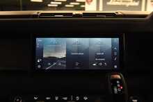 Land Rover Defender 110 D300 MHEV X-Dynamic SE