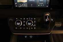 Land Rover Defender 110 D300 MHEV X-Dynamic SE