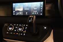 Land Rover Defender 110 D300 MHEV X-Dynamic SE