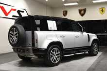 Land Rover Defender 110 D300 MHEV X-Dynamic SE