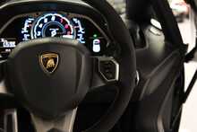 Lamborghini Aventador LP700-4 Roadster