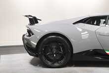 Lamborghini Huracan V10 LP 640-4 Performante