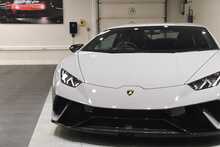Lamborghini Huracan V10 LP 640-4 Performante