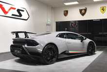 Lamborghini Huracan V10 LP 640-4 Performante