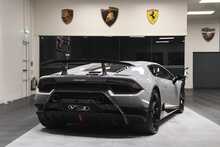 Lamborghini Huracan V10 LP 640-4 Performante