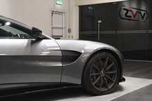 Aston Martin Vantage V8