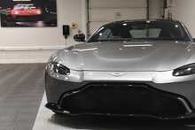 Aston Martin Vantage V8