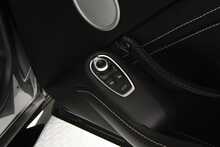 Aston Martin Vantage V8