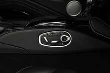 Aston Martin Vantage V8