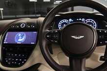 Aston Martin DBX V8