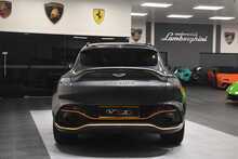Aston Martin DBX V8