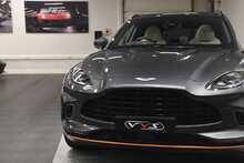 Aston Martin DBX V8