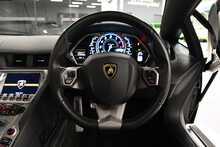 Lamborghini Aventador V12 LP 700-4