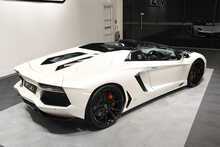 Lamborghini Aventador V12 LP 700-4