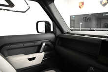 Land Rover Defender 110 D300 MHEV X-Dynamic HSE