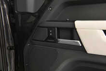 Land Rover Defender 110 D300 MHEV X-Dynamic HSE