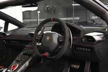 Lamborghini Huracan V10 LP 640-4 Performante