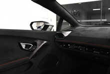 Lamborghini Huracan V10 LP 640-4 Performante