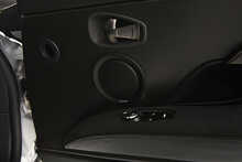 Aston Martin DBS V12 BiTurbo Superleggera