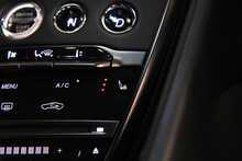 Aston Martin DBS V12 BiTurbo Superleggera