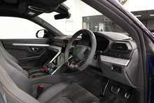 Lamborghini Urus V8