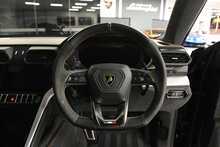 Lamborghini Urus V8