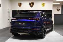 Lamborghini Urus V8