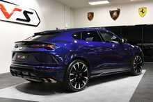 Lamborghini Urus V8