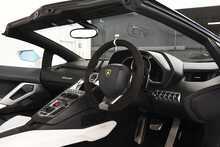 Lamborghini Aventador LP 700-4 Roadster