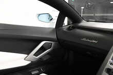 Lamborghini Aventador LP 700-4 Roadster