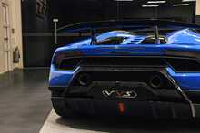 Lamborghini Huracan V10 LP 640-4 Performante